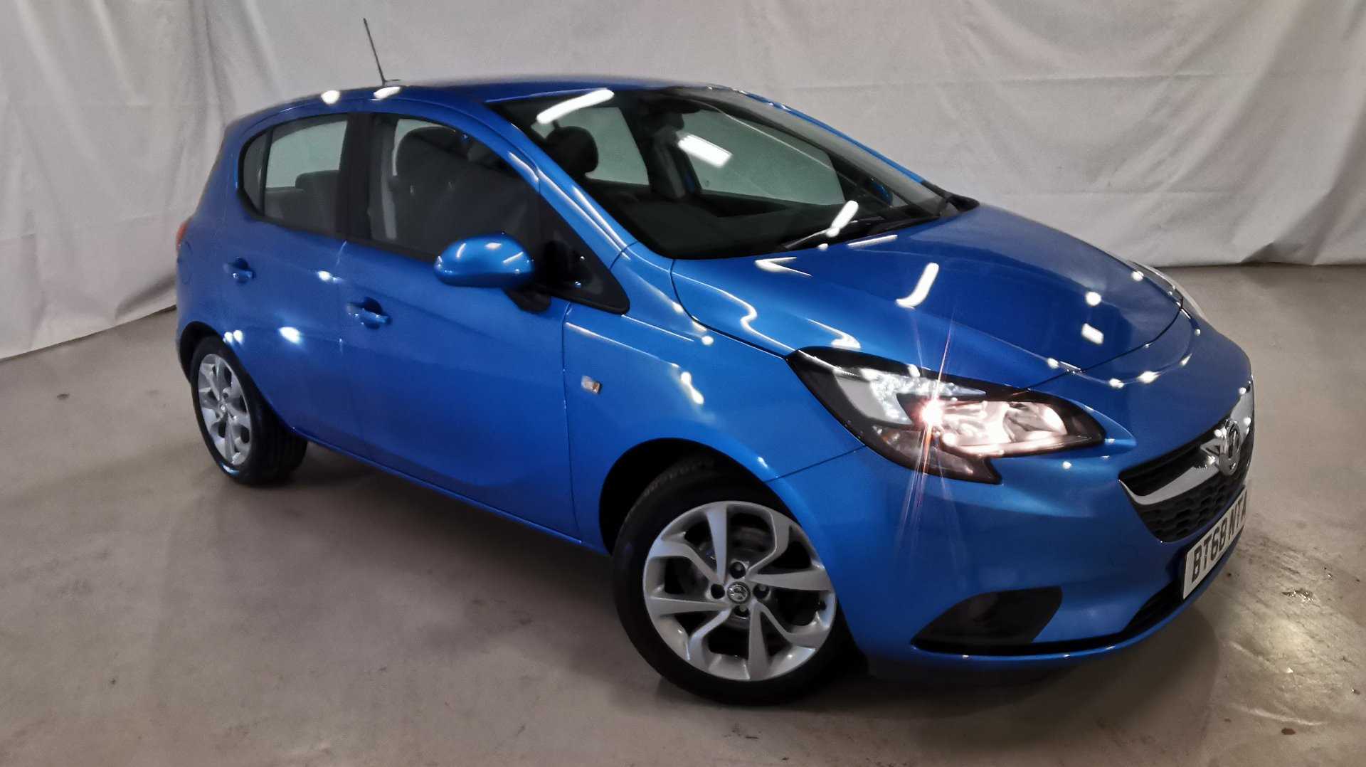 Main listing image - Vauxhall Corsa