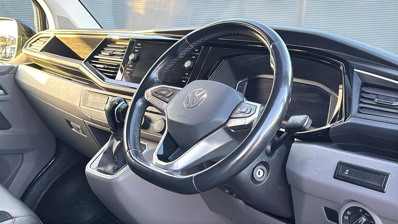 Main listing image - Volkswagen Transporter