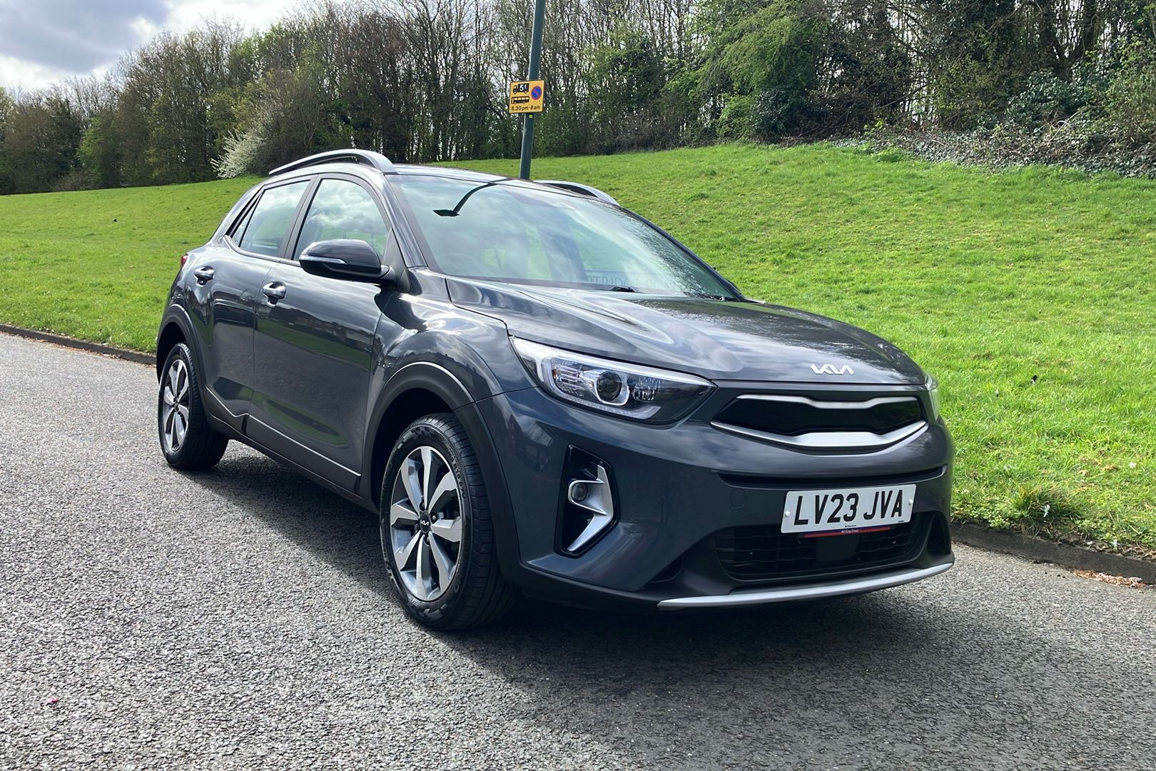 Main listing image - Kia Stonic