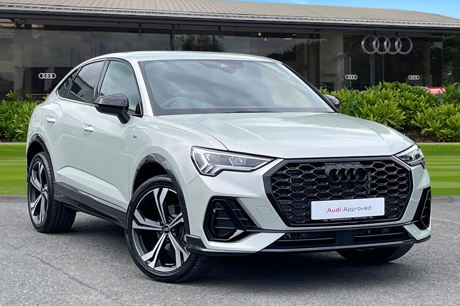 Main listing image - Audi Q3