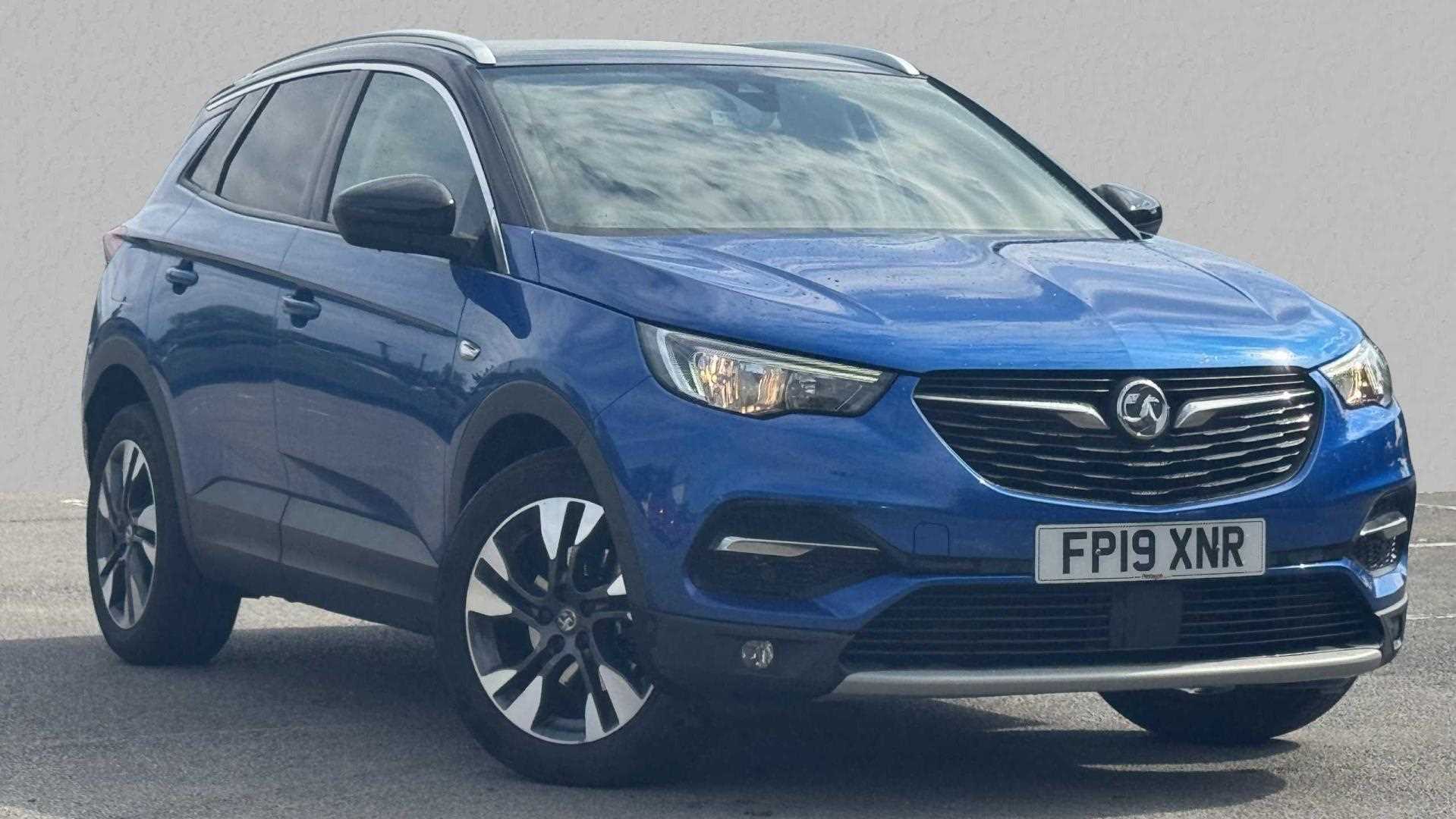 Main listing image - Vauxhall Grandland X