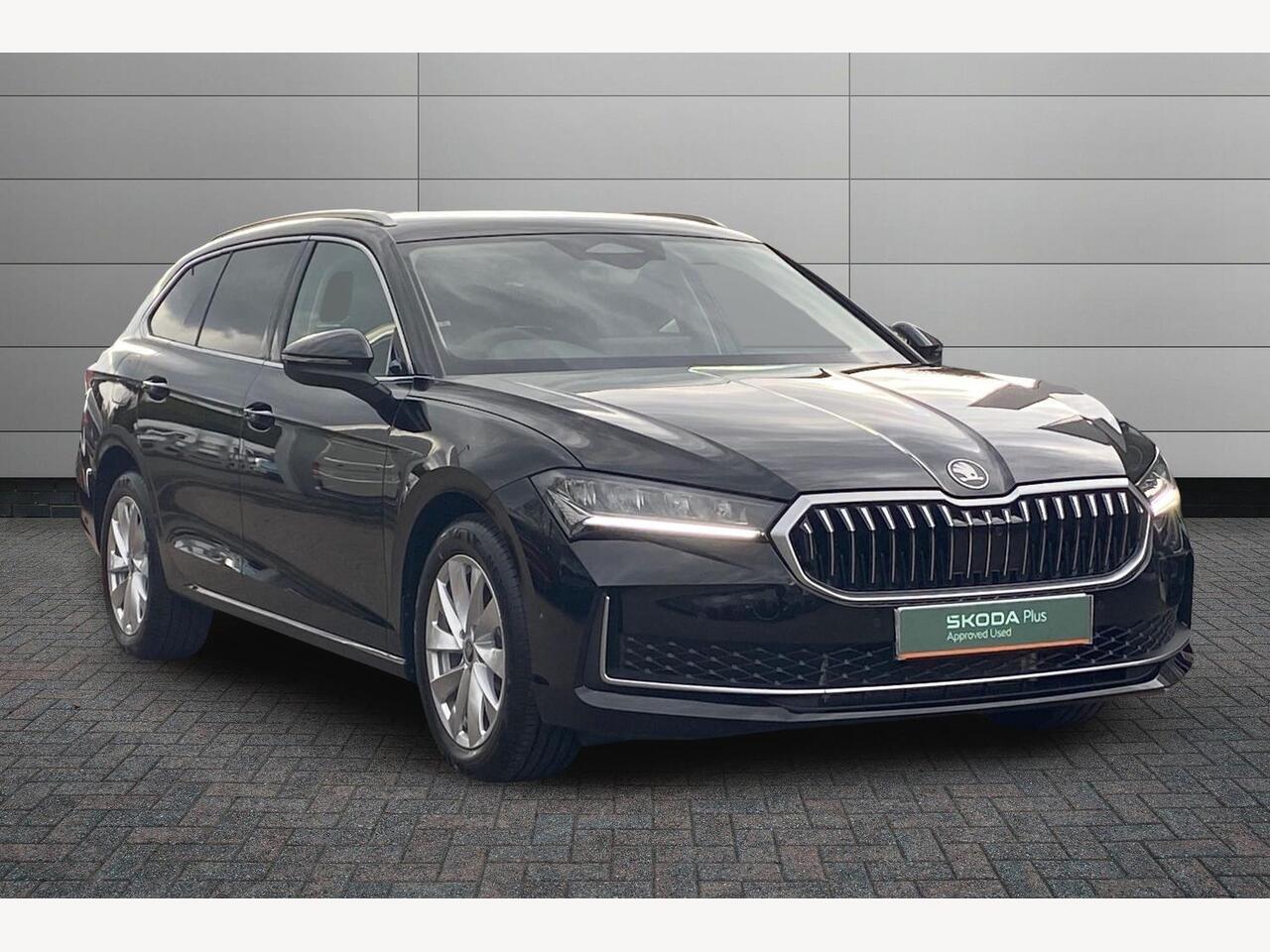 Main listing image - Skoda Superb
