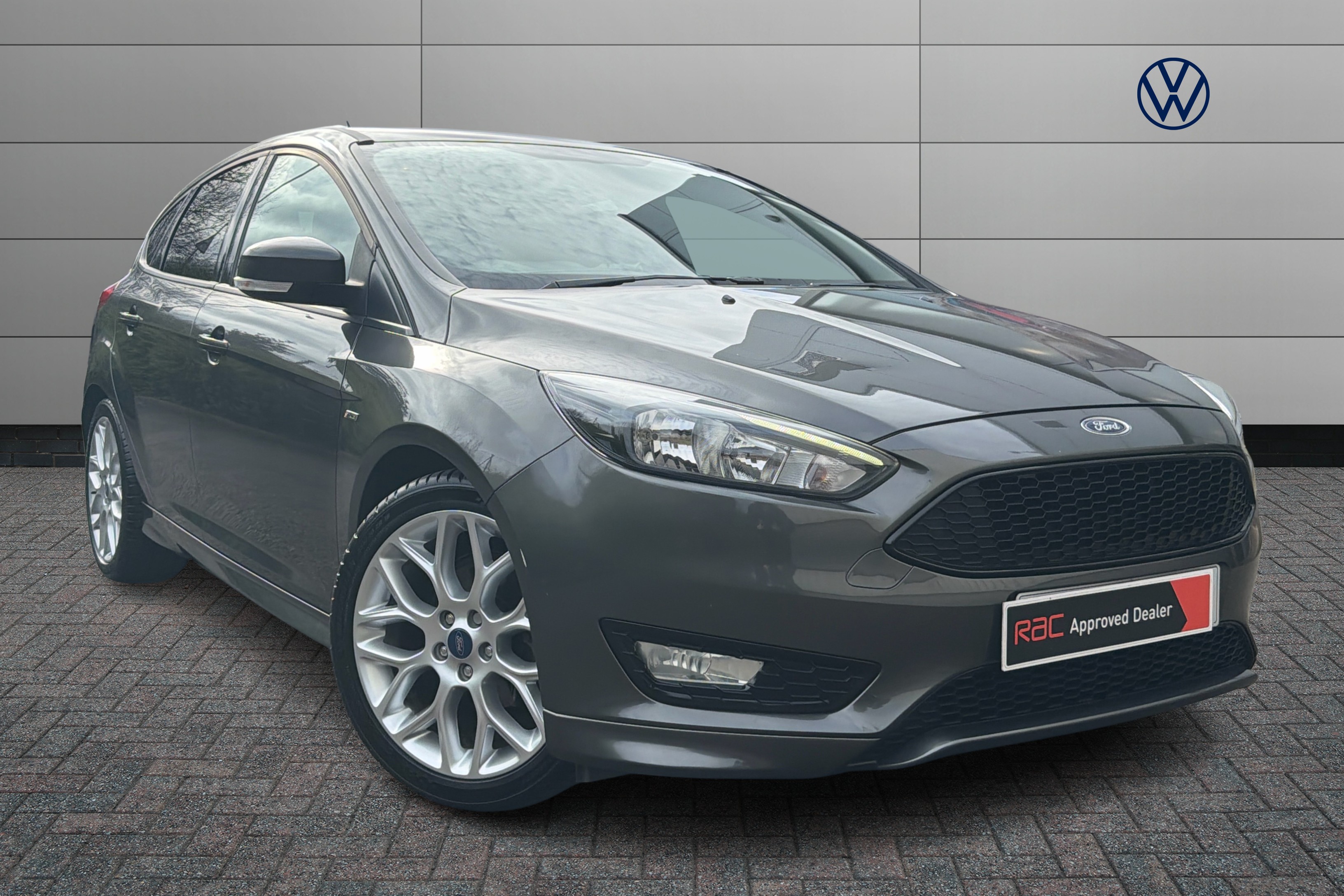 Main listing image - Ford Focus