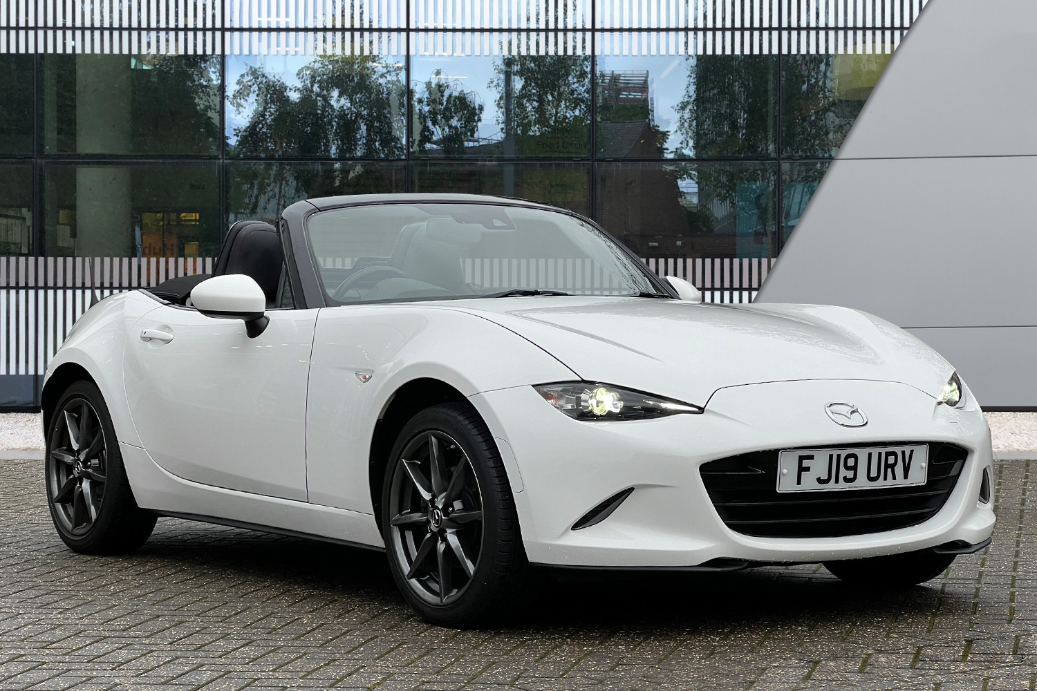 Main listing image - Mazda MX-5