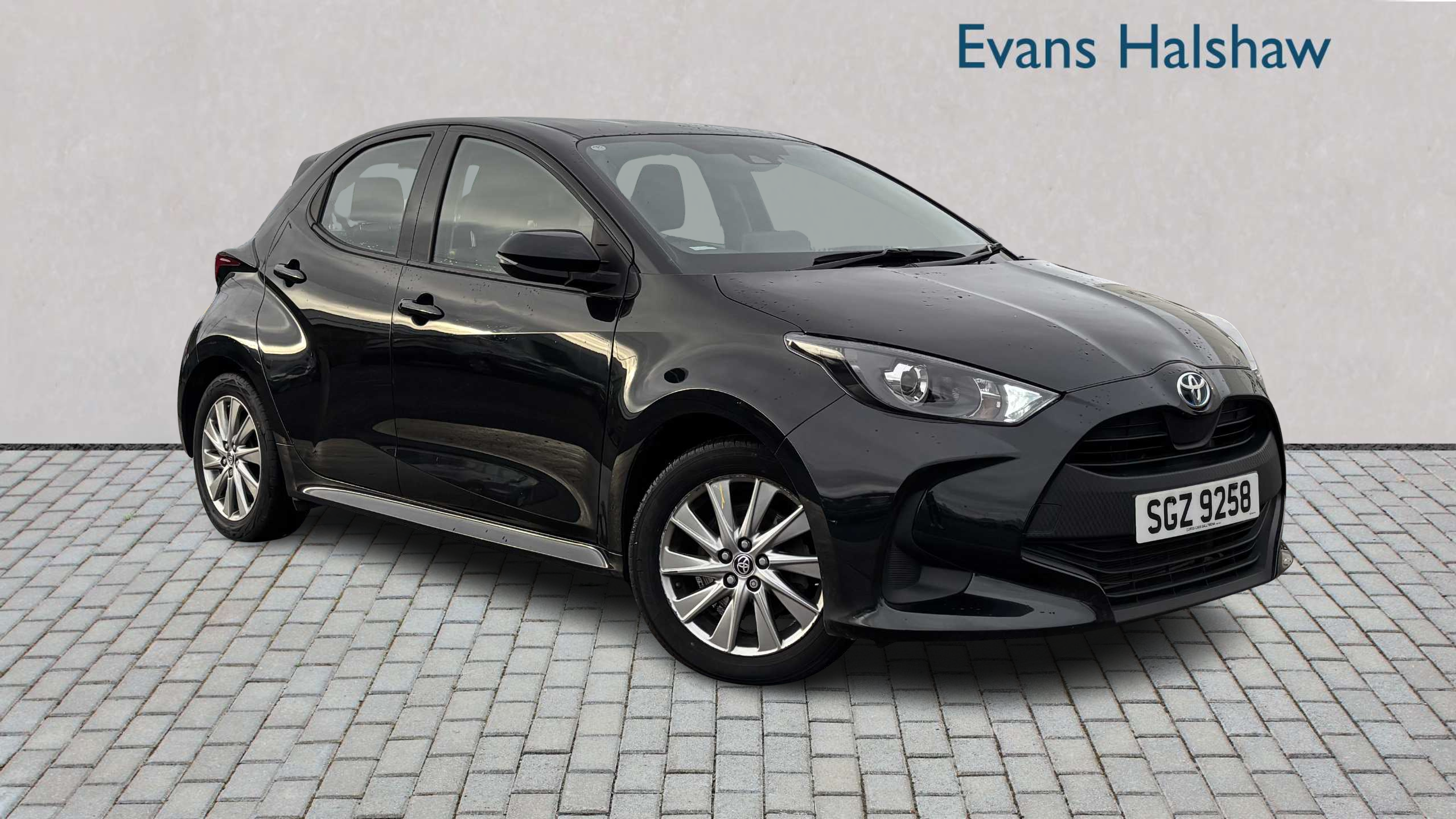 Main listing image - Toyota Yaris