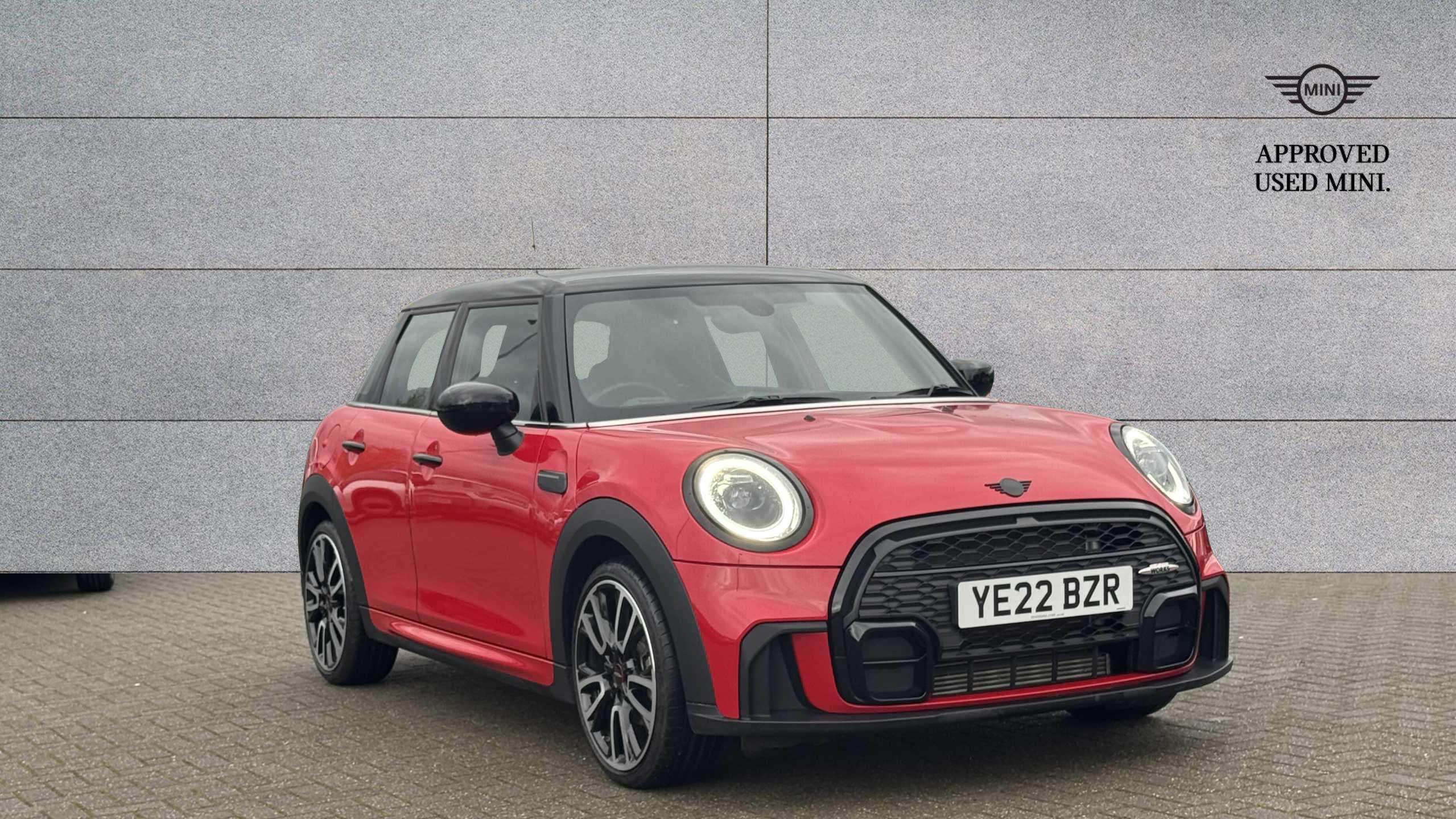 Main listing image - MINI Hatchback 5dr