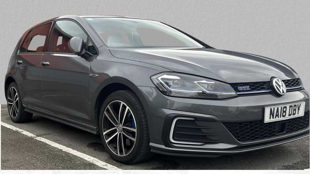 Main listing image - Volkswagen Golf GTE