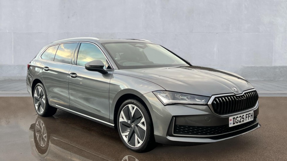 Main listing image - Skoda Superb Estate