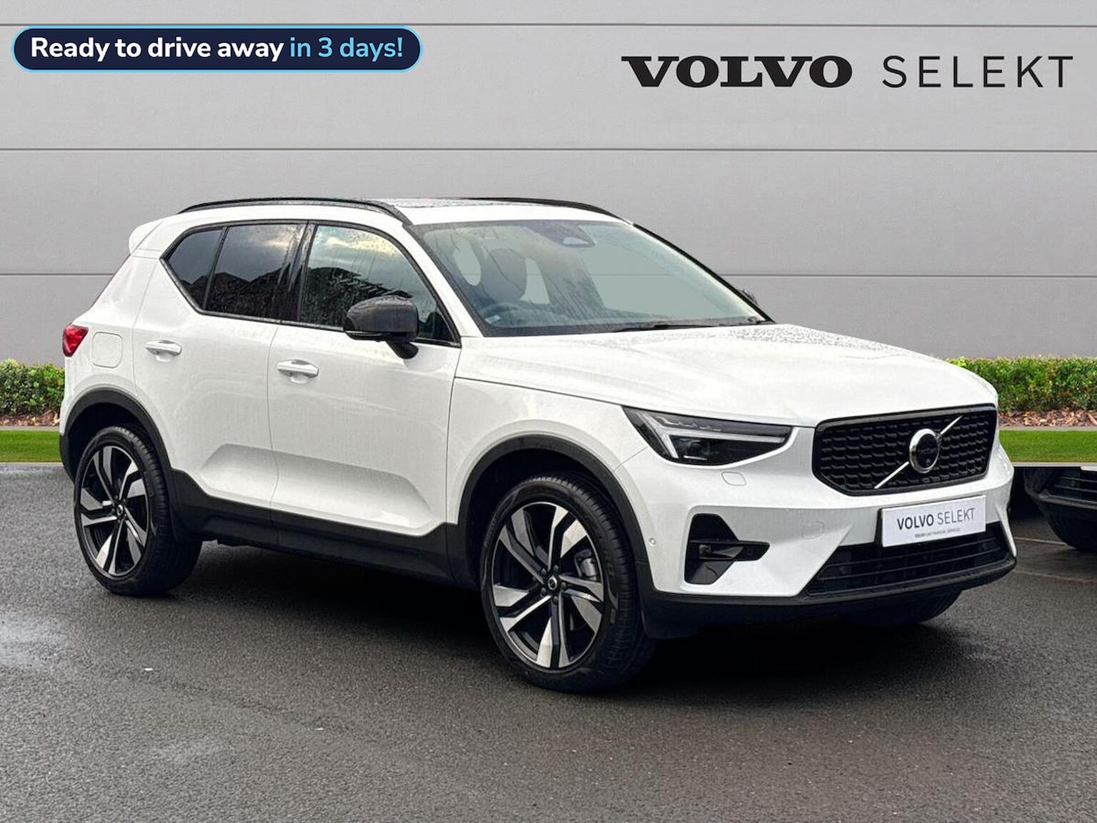 Main listing image - Volvo XC40