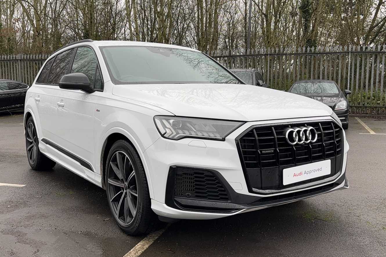 Main listing image - Audi Q7