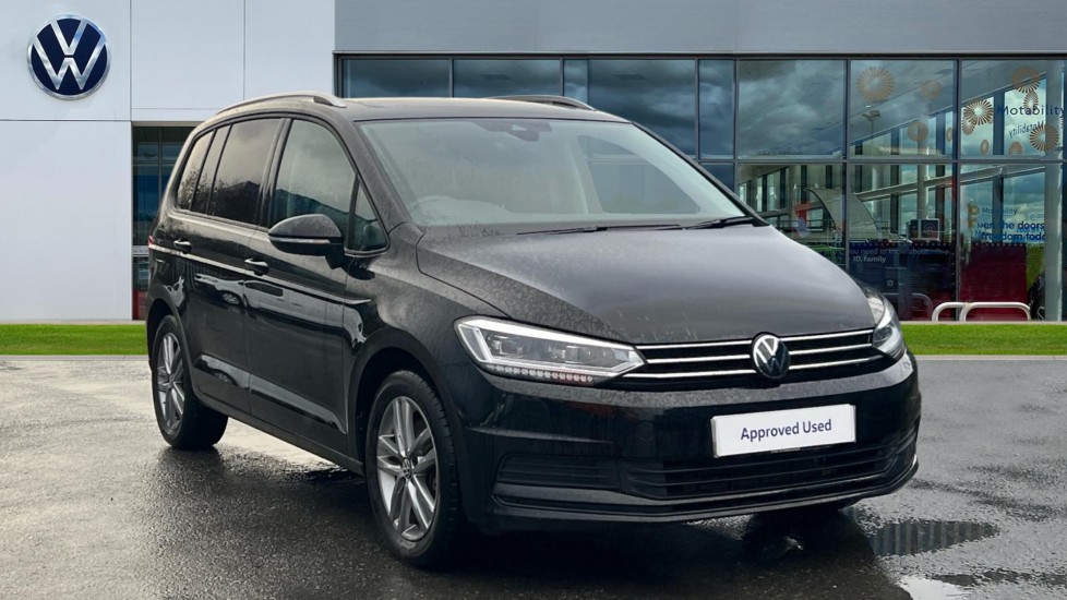 Main listing image - Volkswagen Touran