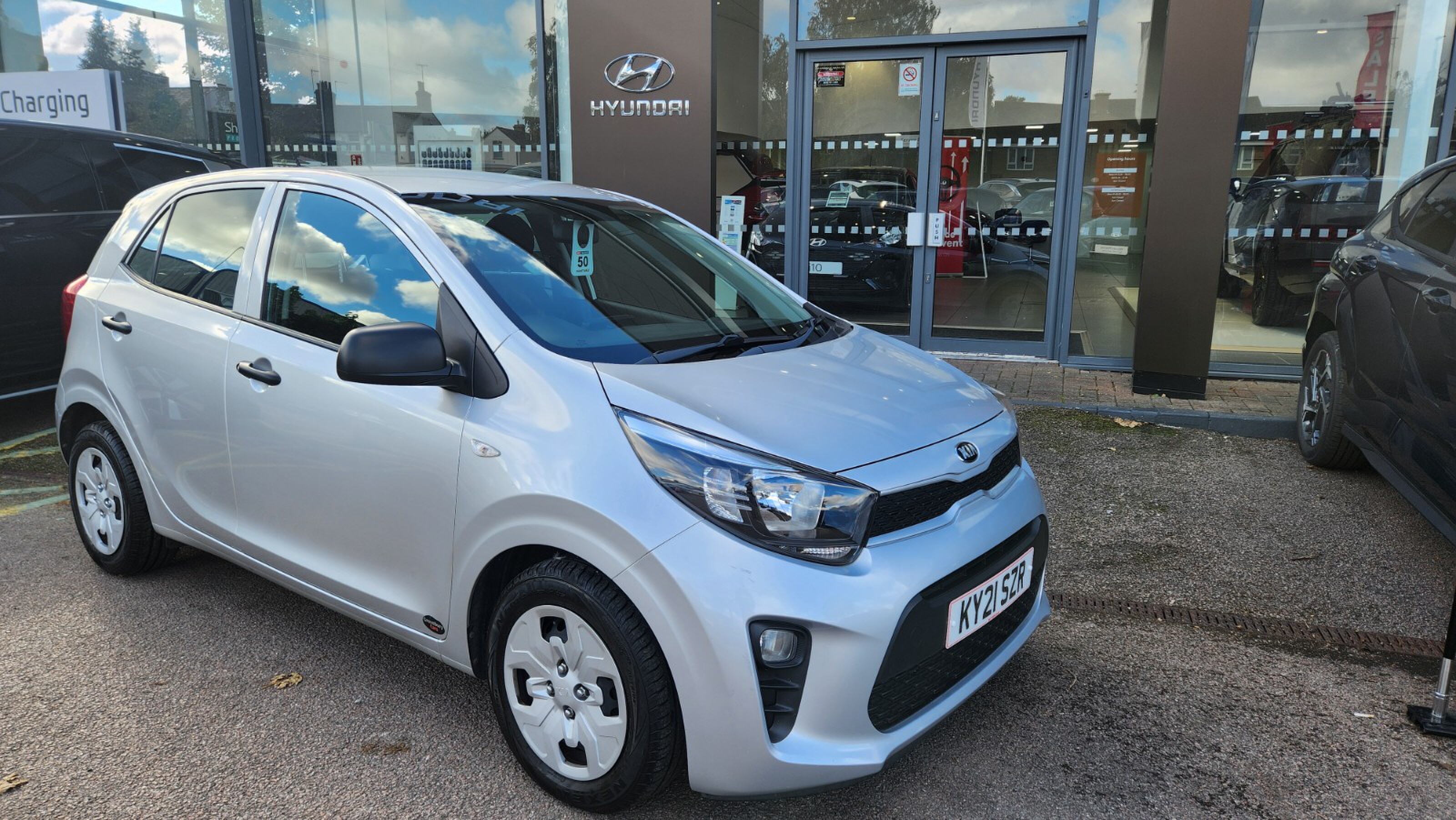Main listing image - Kia Picanto