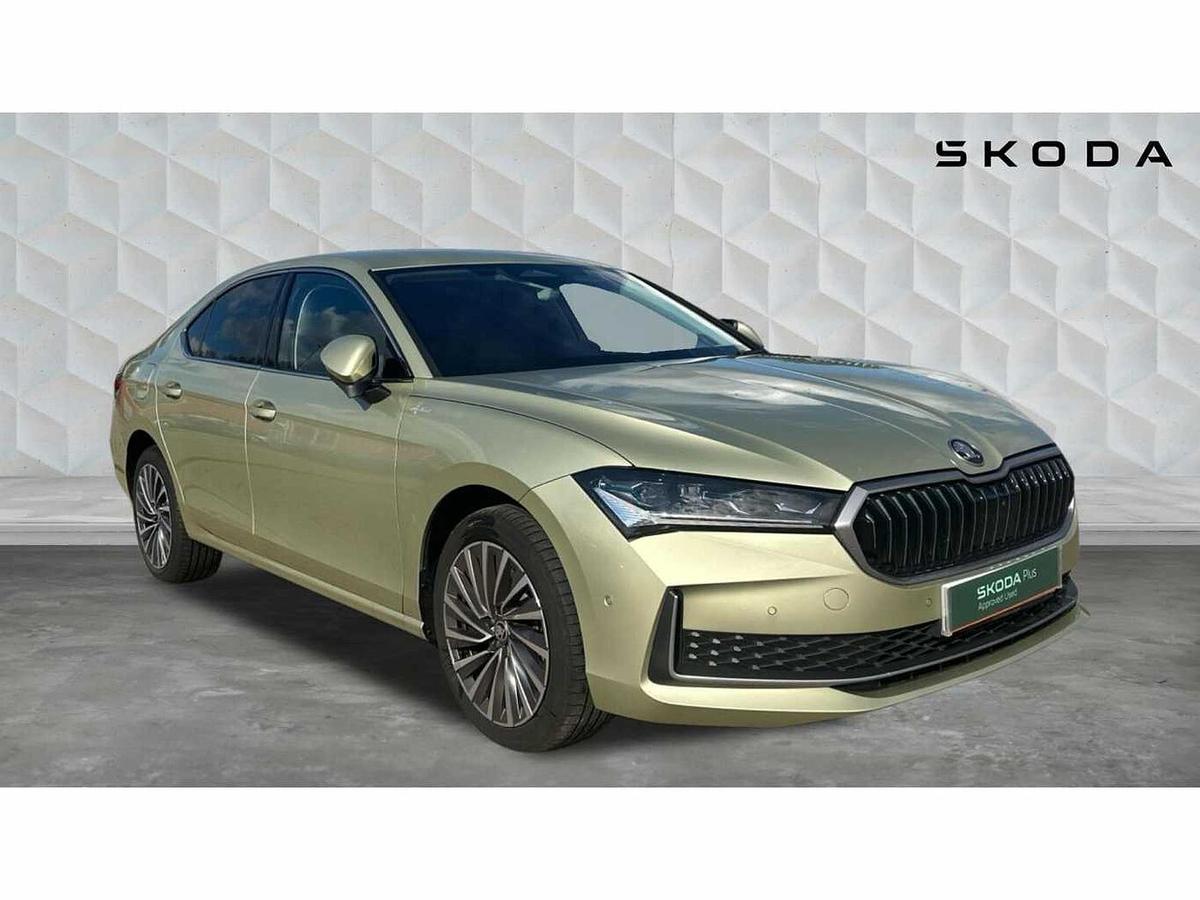 Main listing image - Skoda Superb