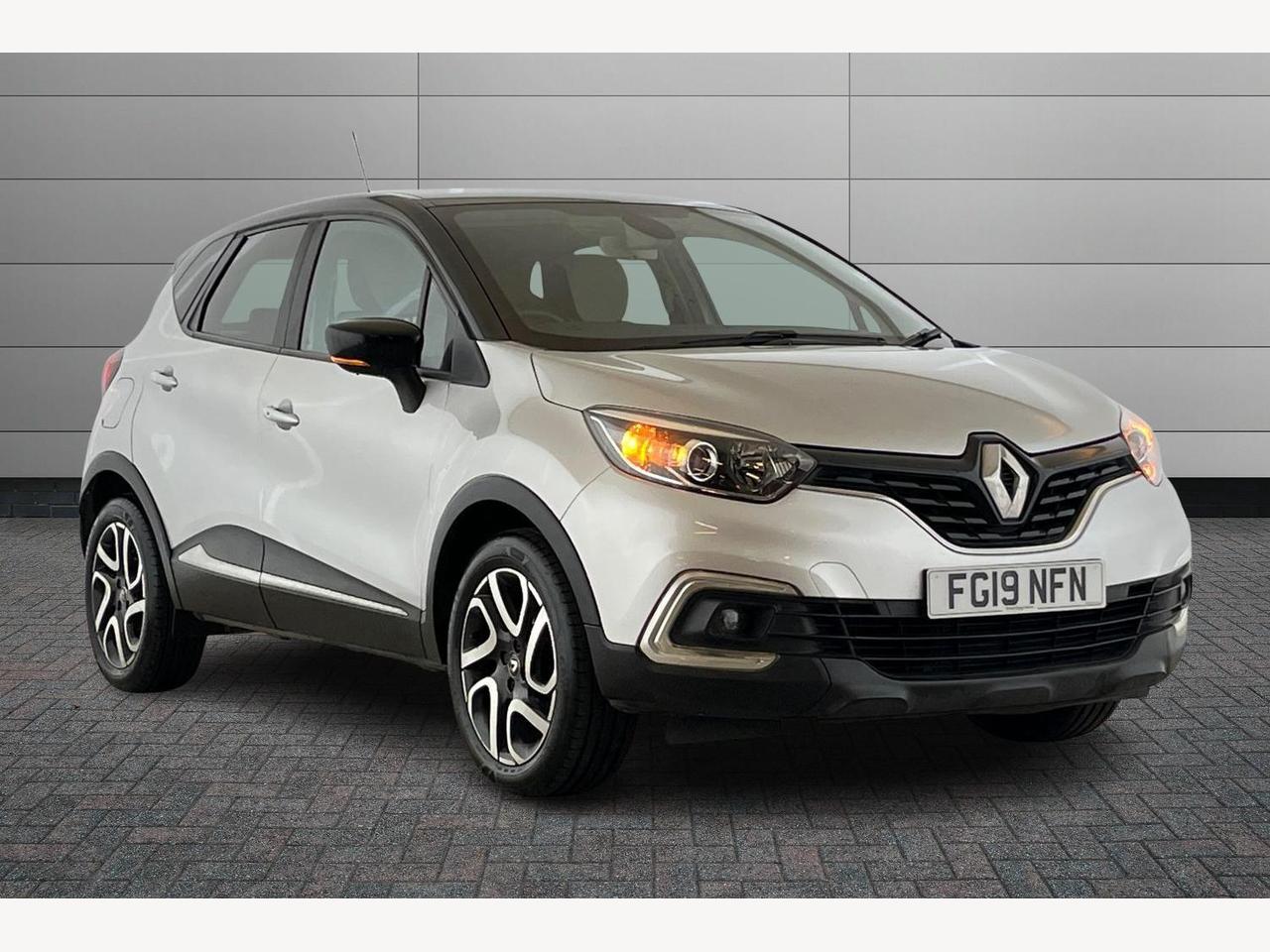 Main listing image - Renault Captur