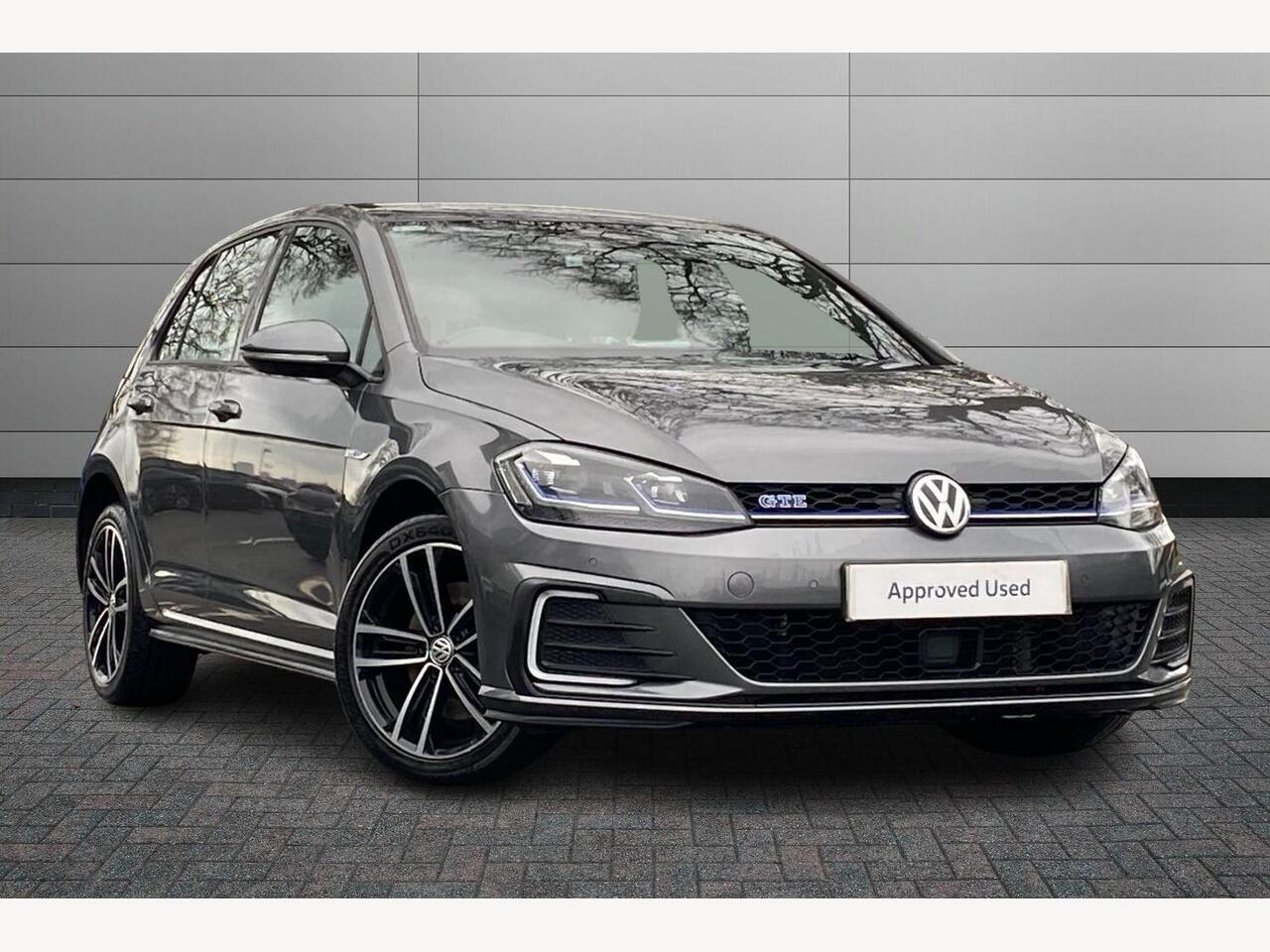 Main listing image - Volkswagen Golf GTE
