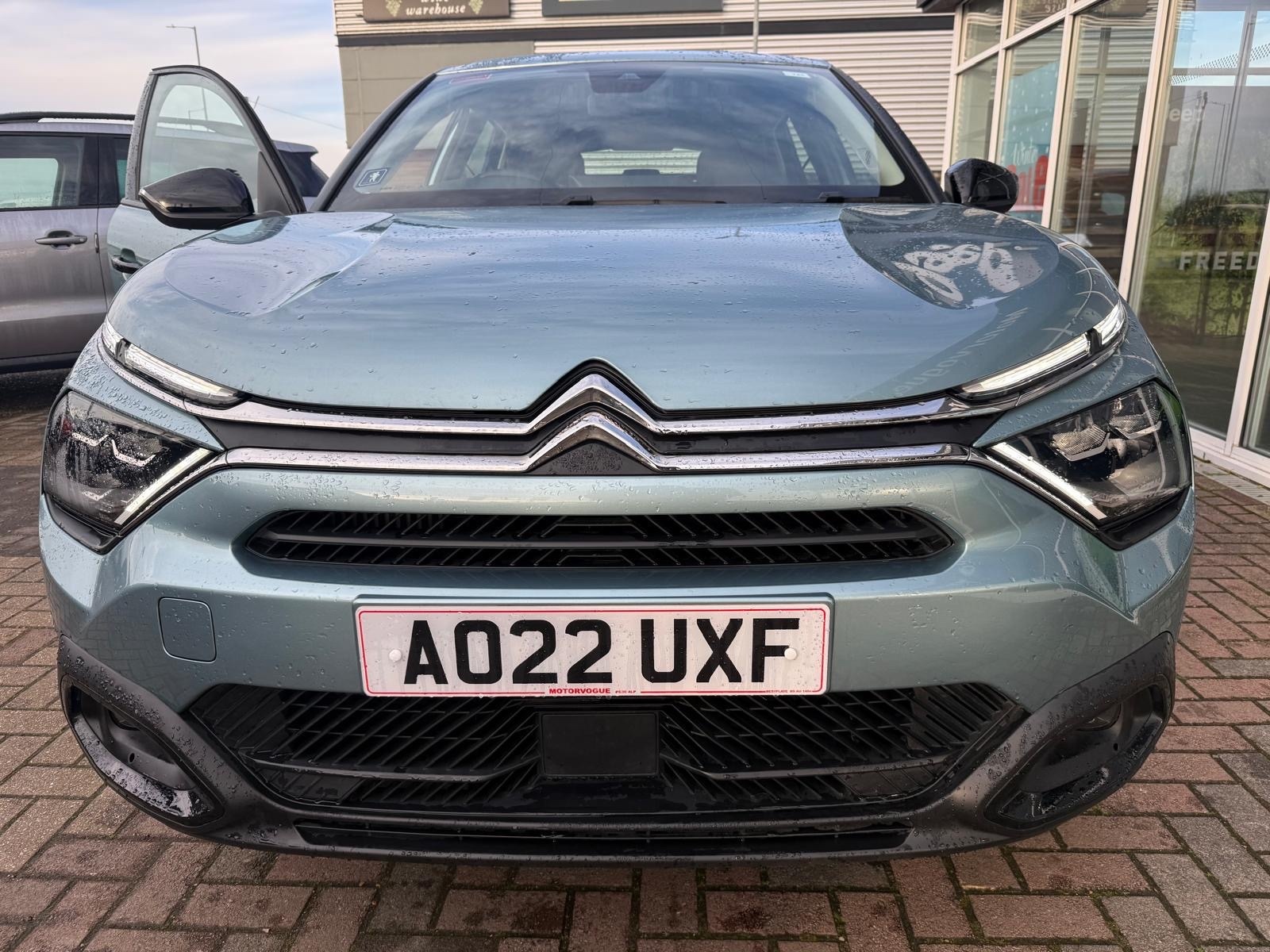Main listing image - Citroen C4