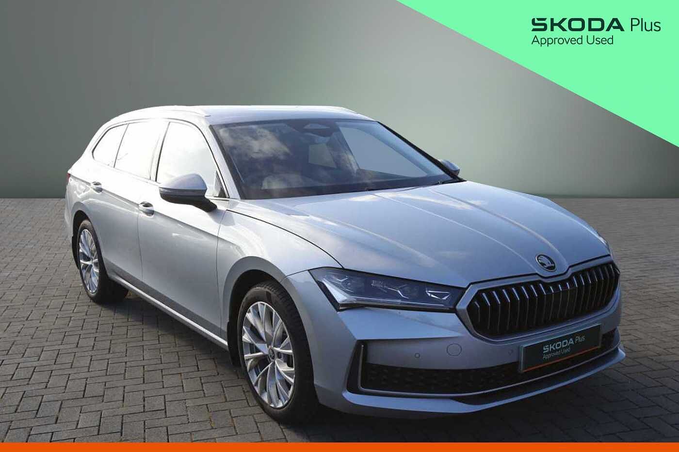 Main listing image - Skoda Superb Estate