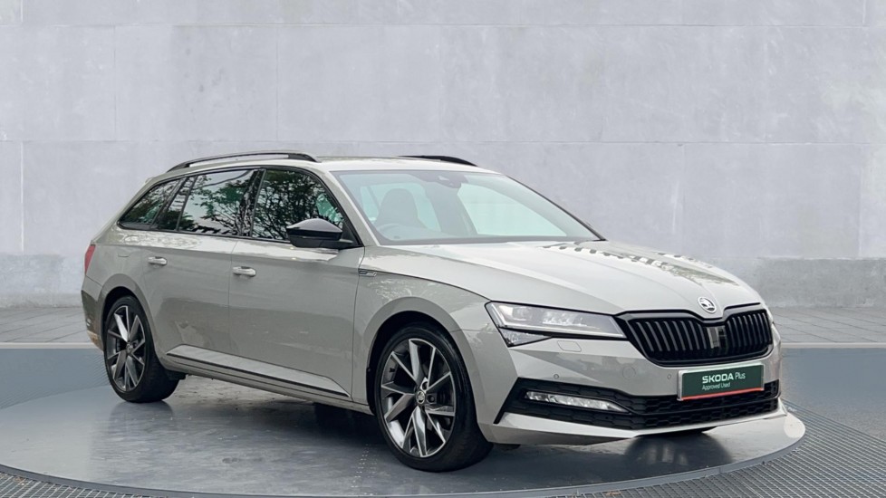 Main listing image - Skoda Superb Estate