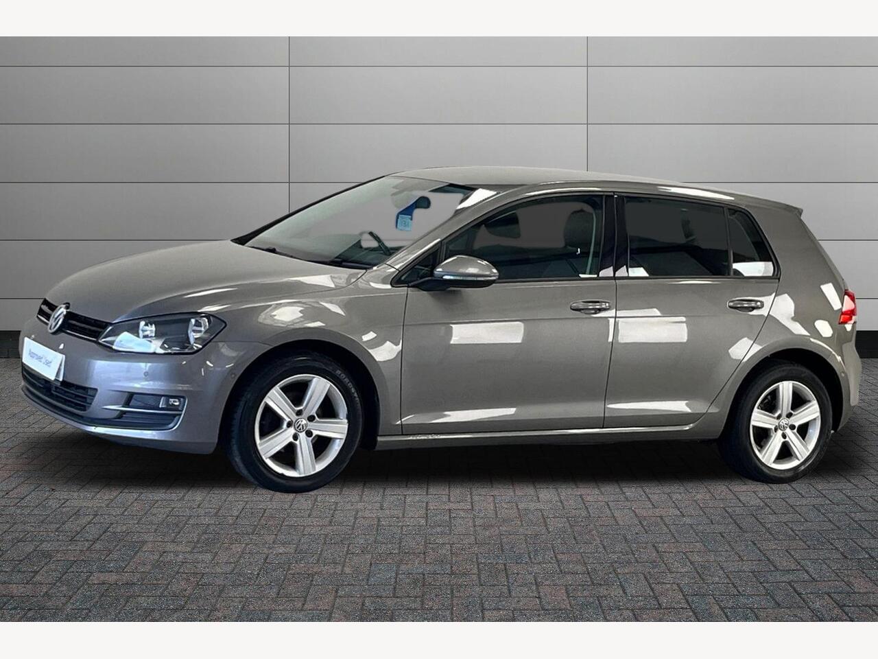 Main listing image - Volkswagen Golf