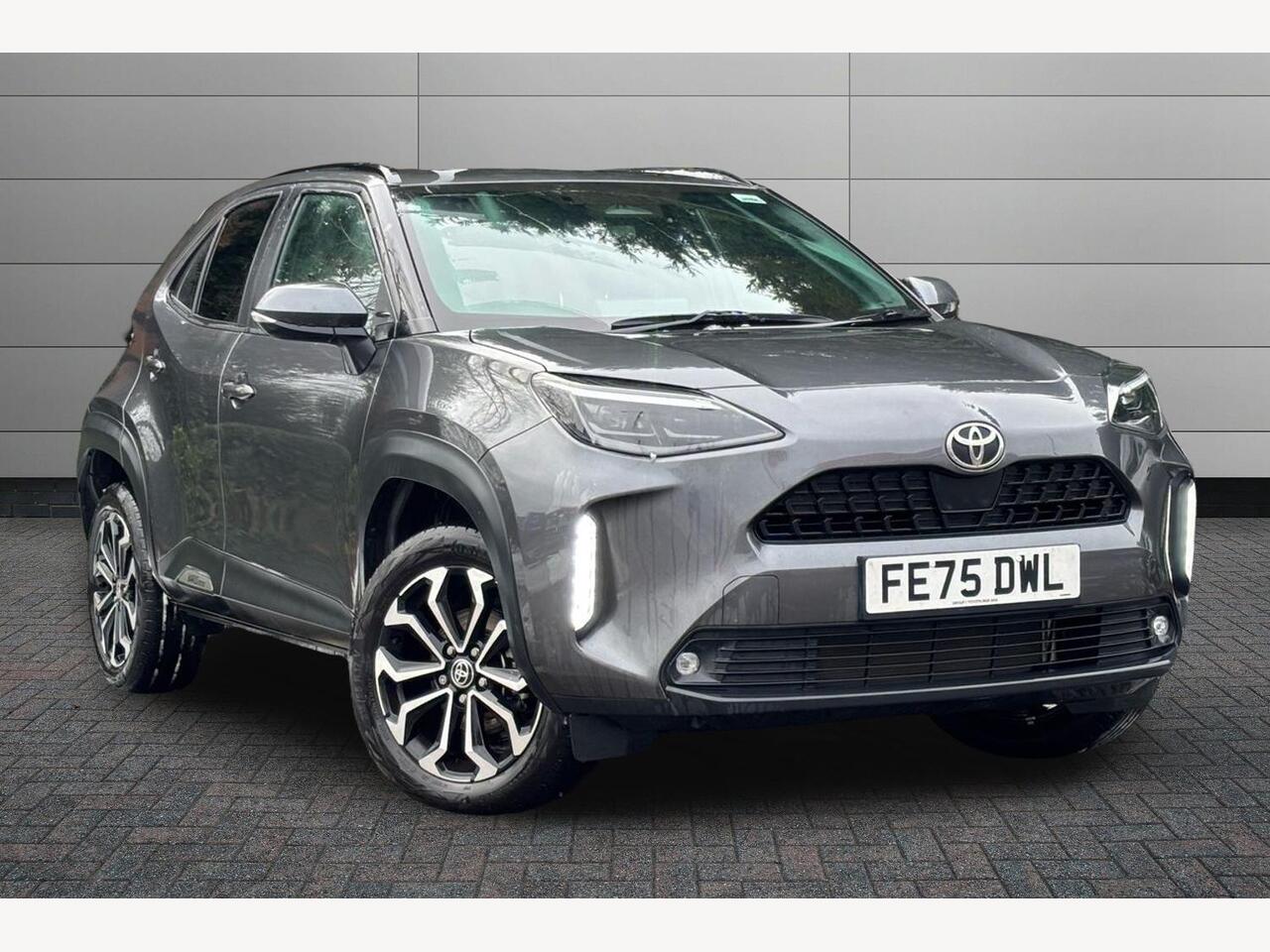 Main listing image - Toyota Yaris Cross