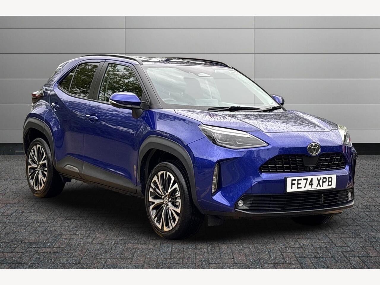 Main listing image - Toyota Yaris Cross