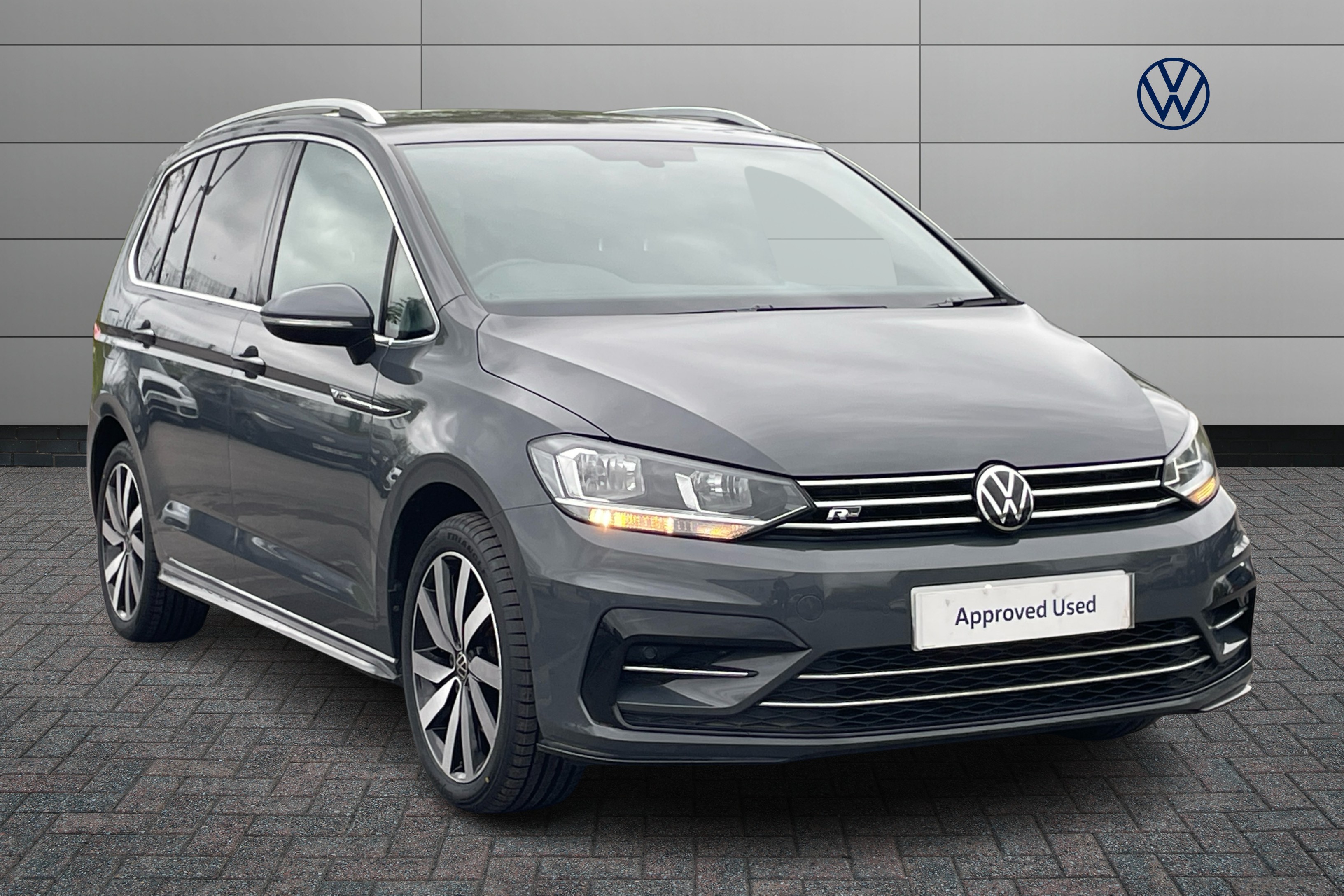 Main listing image - Volkswagen Touran