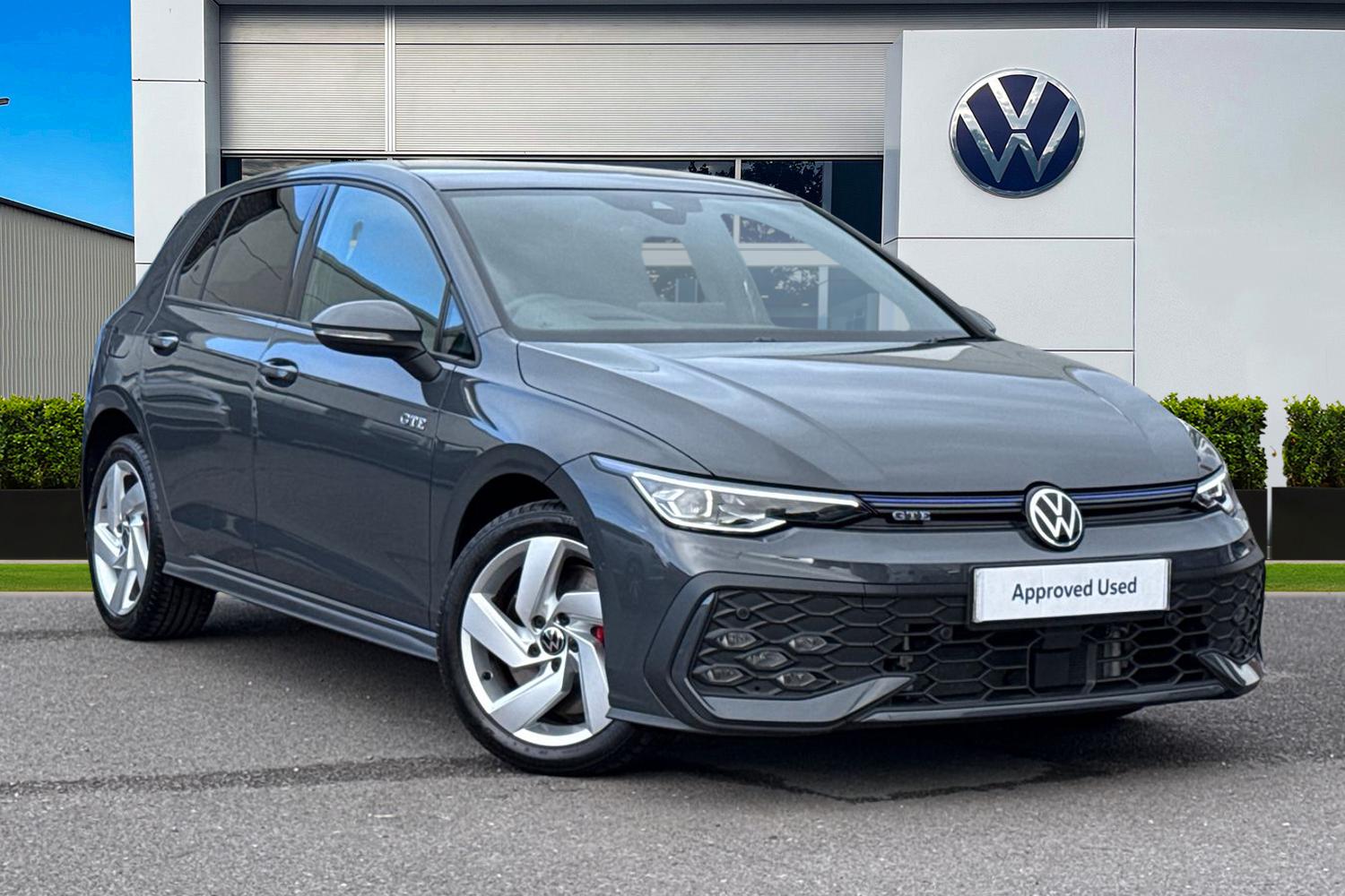 Main listing image - Volkswagen Golf GTE