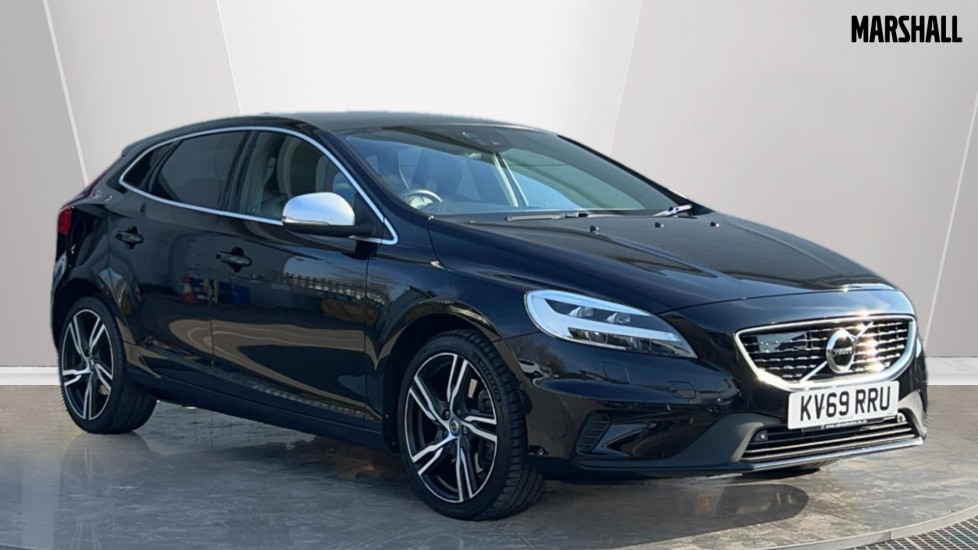 Main listing image - Volvo V40