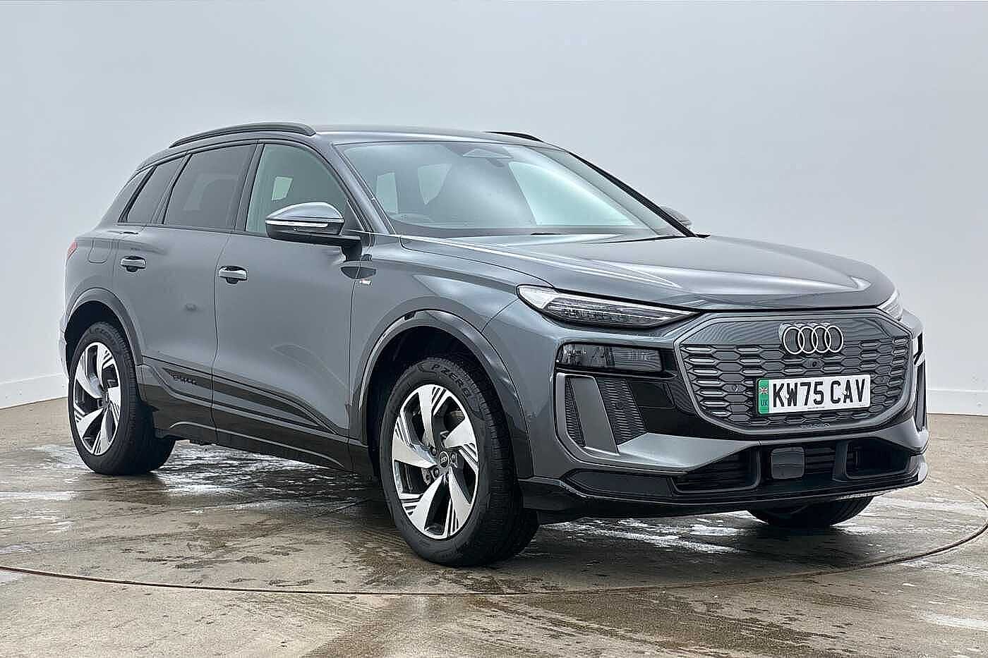 Main listing image - Audi Q6