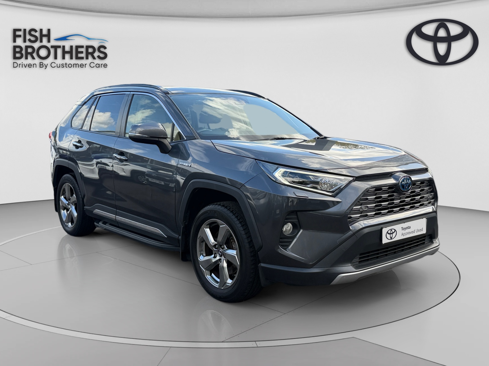 Main listing image - Toyota RAV4
