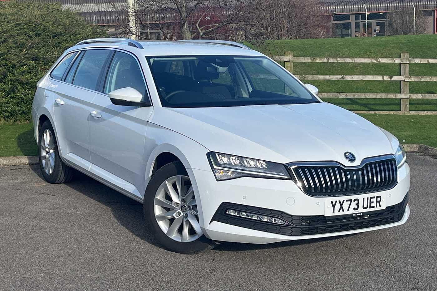 Main listing image - Skoda Superb