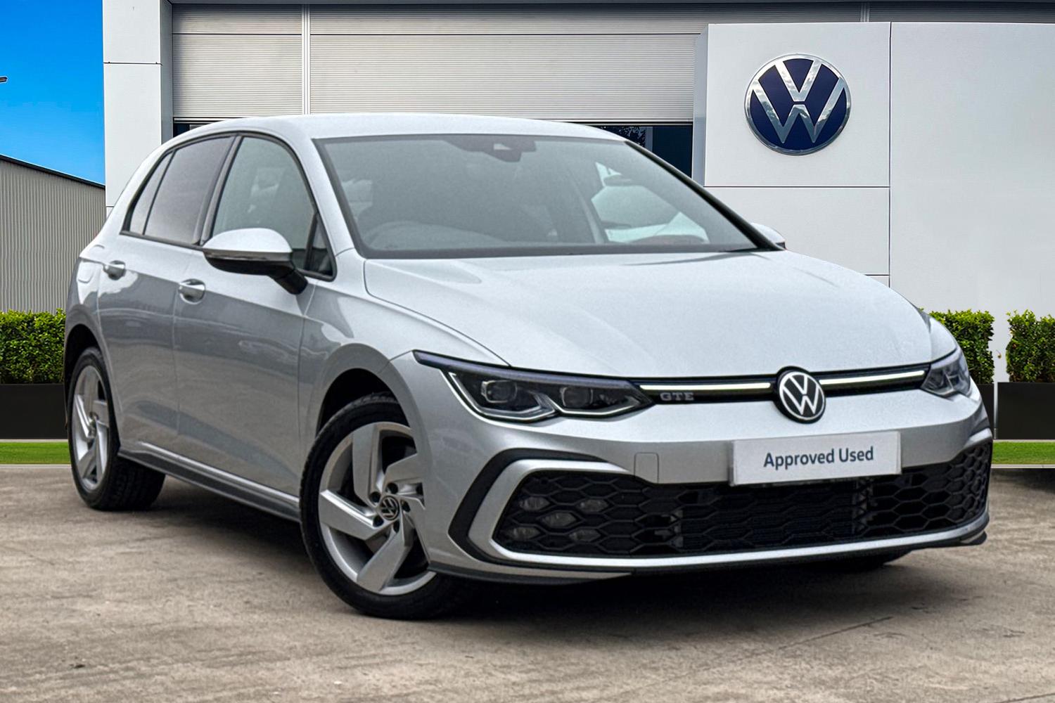 Main listing image - Volkswagen Golf GTE