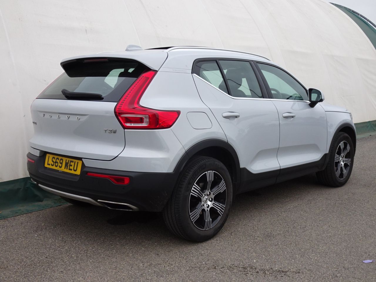 Main listing image - Volvo XC40