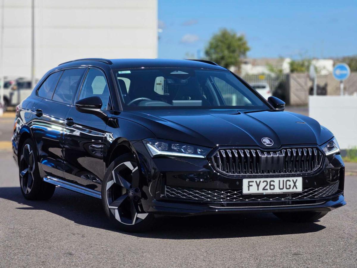 Main listing image - Skoda Superb