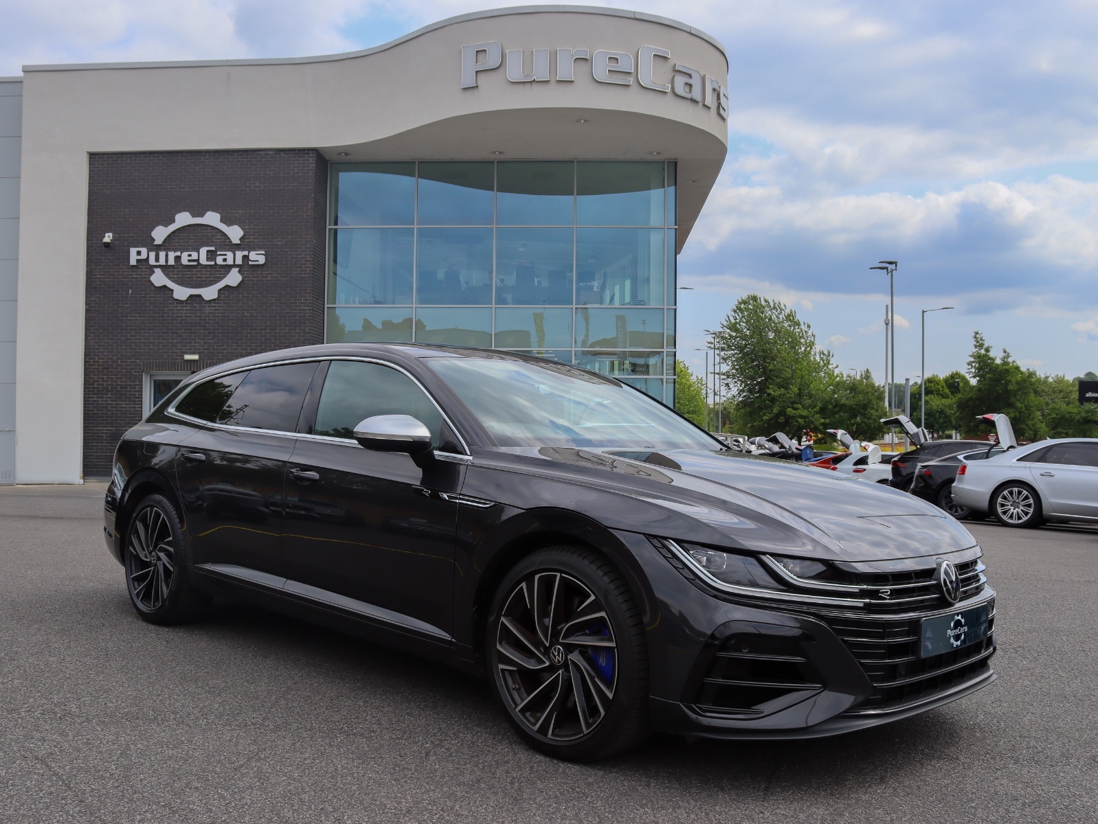 Main listing image - Volkswagen Arteon Shooting Brake
