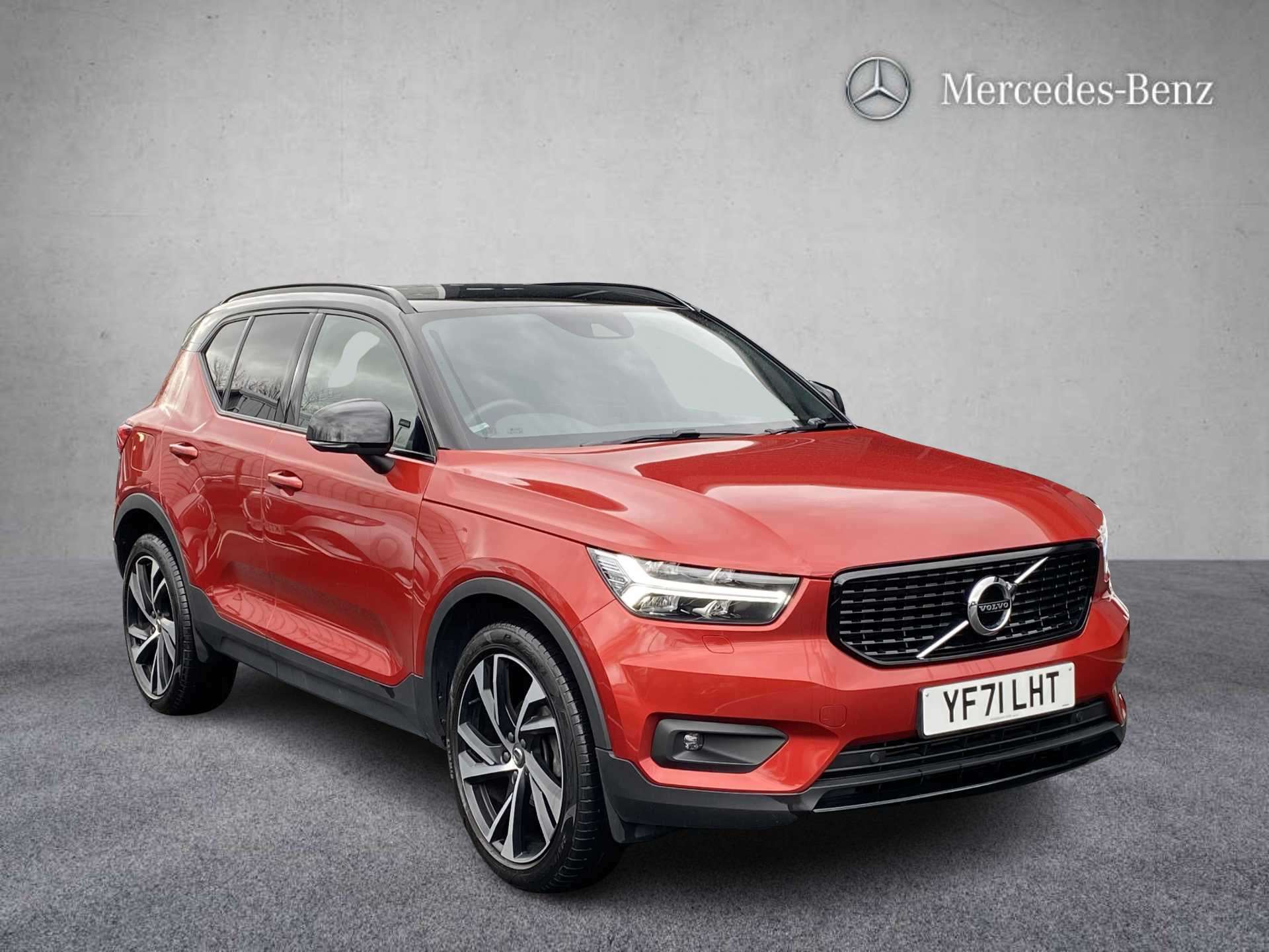 Main listing image - Volvo XC40