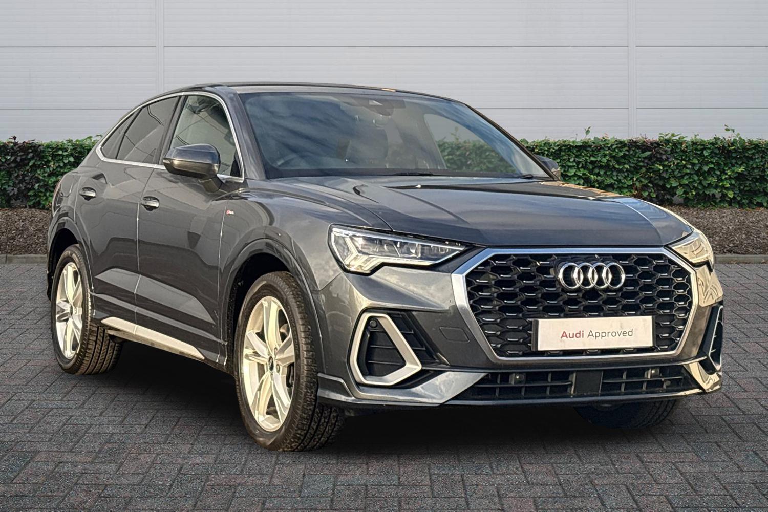 Main listing image - Audi Q3
