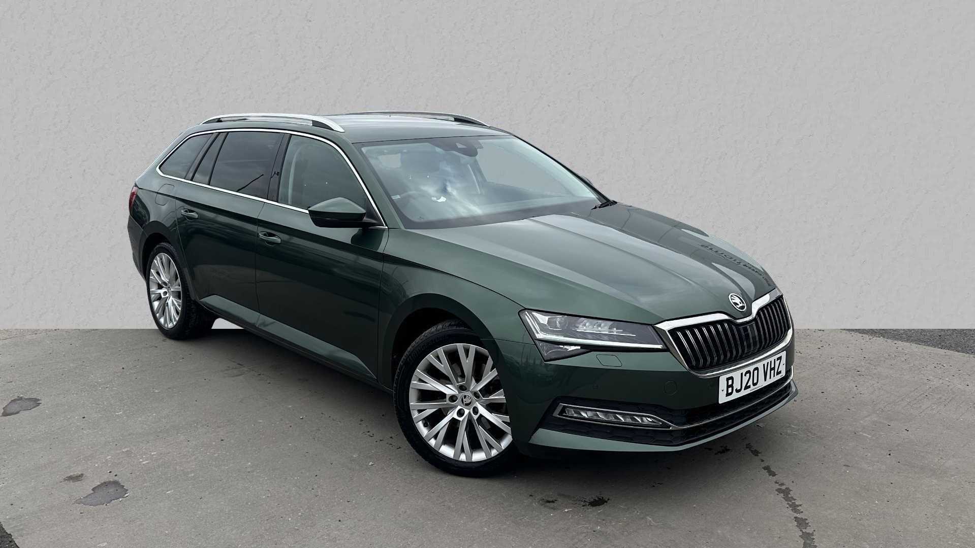 Main listing image - Skoda Superb Estate