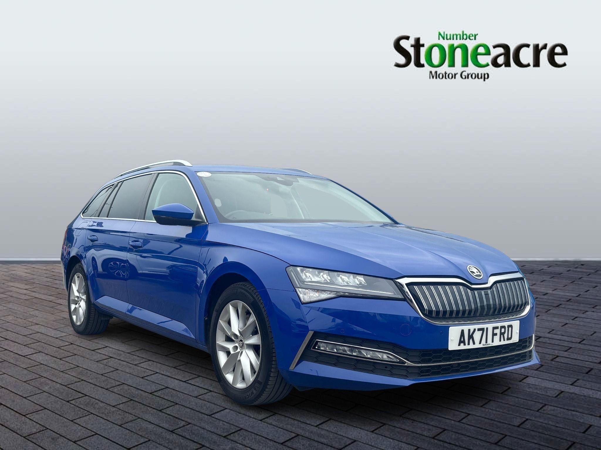 Main listing image - Skoda Superb Estate