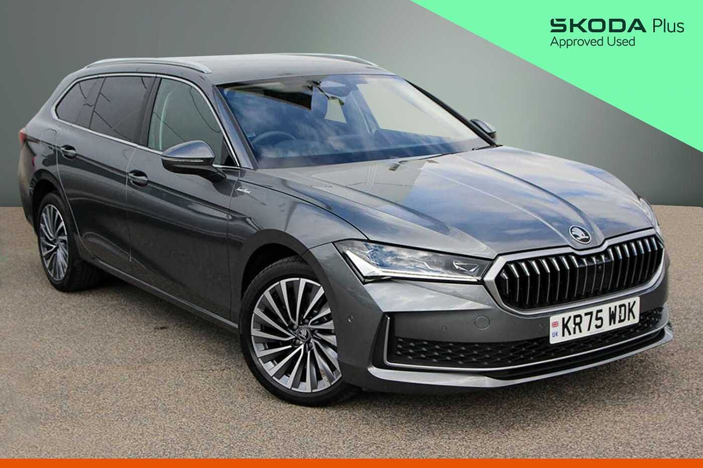 Main listing image - Skoda Superb