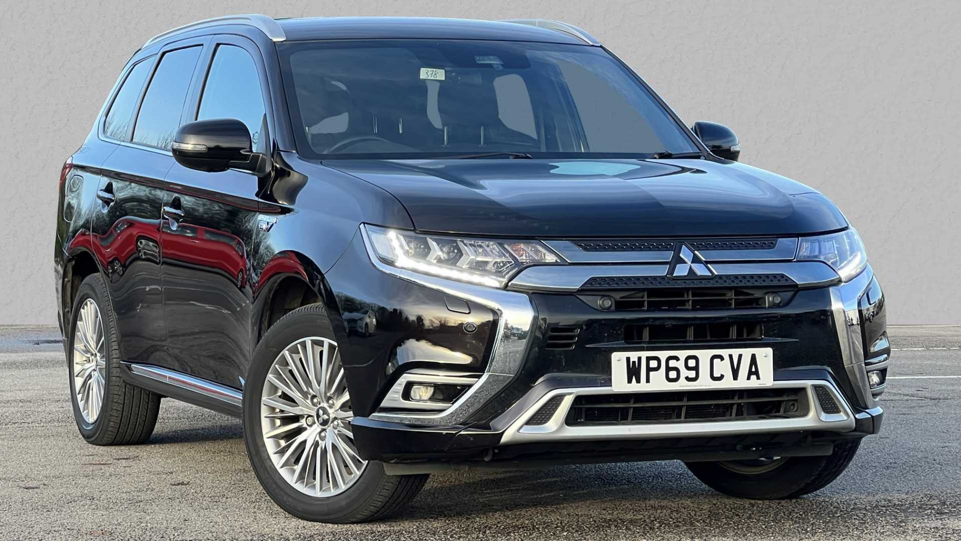 Main listing image - Mitsubishi Outlander