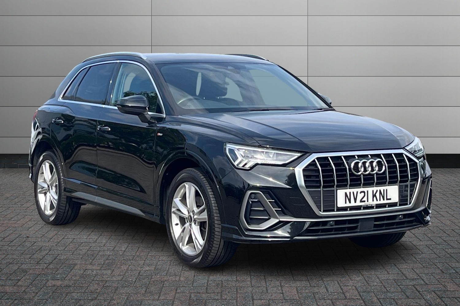 Main listing image - Audi Q3