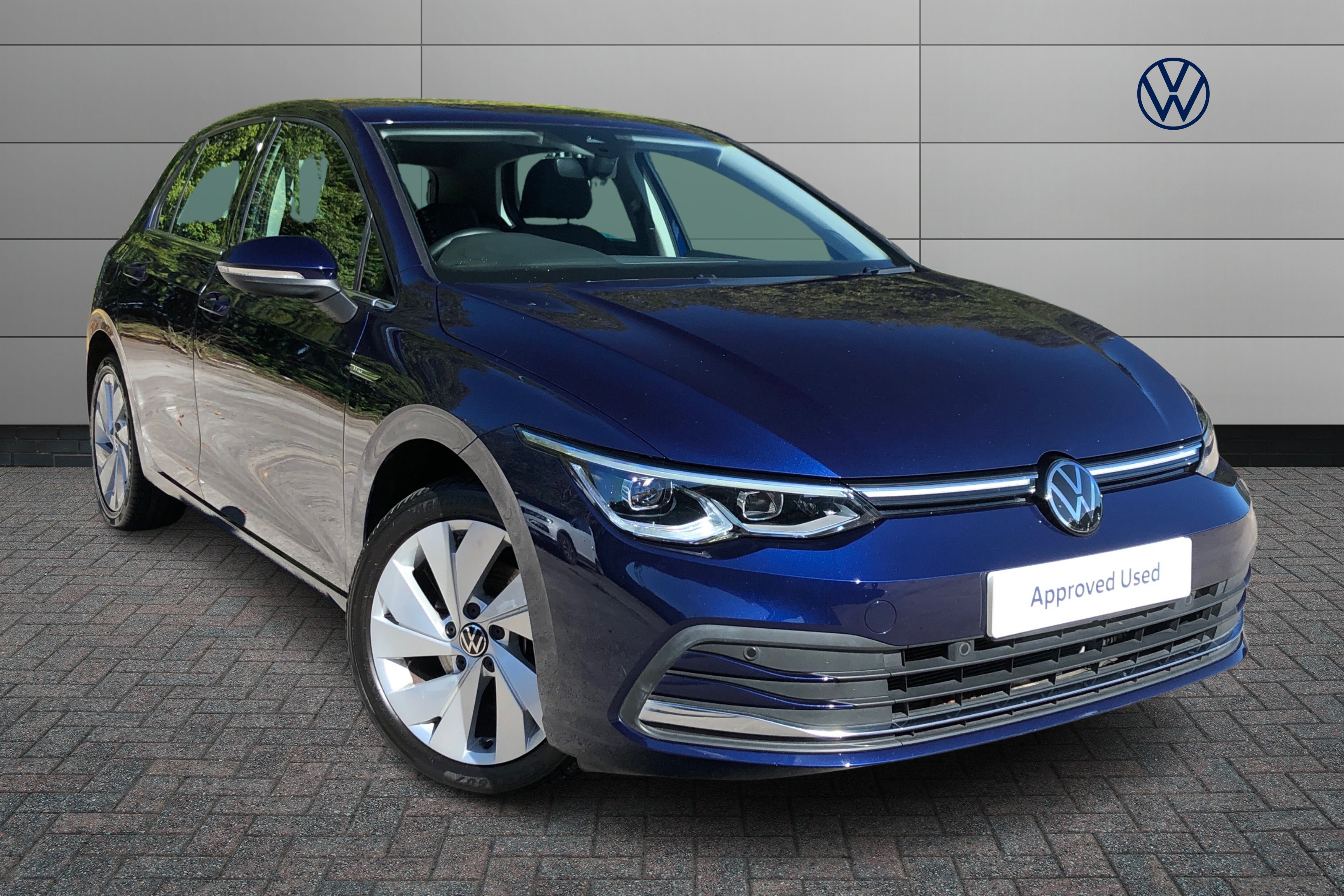 Main listing image - Volkswagen Golf