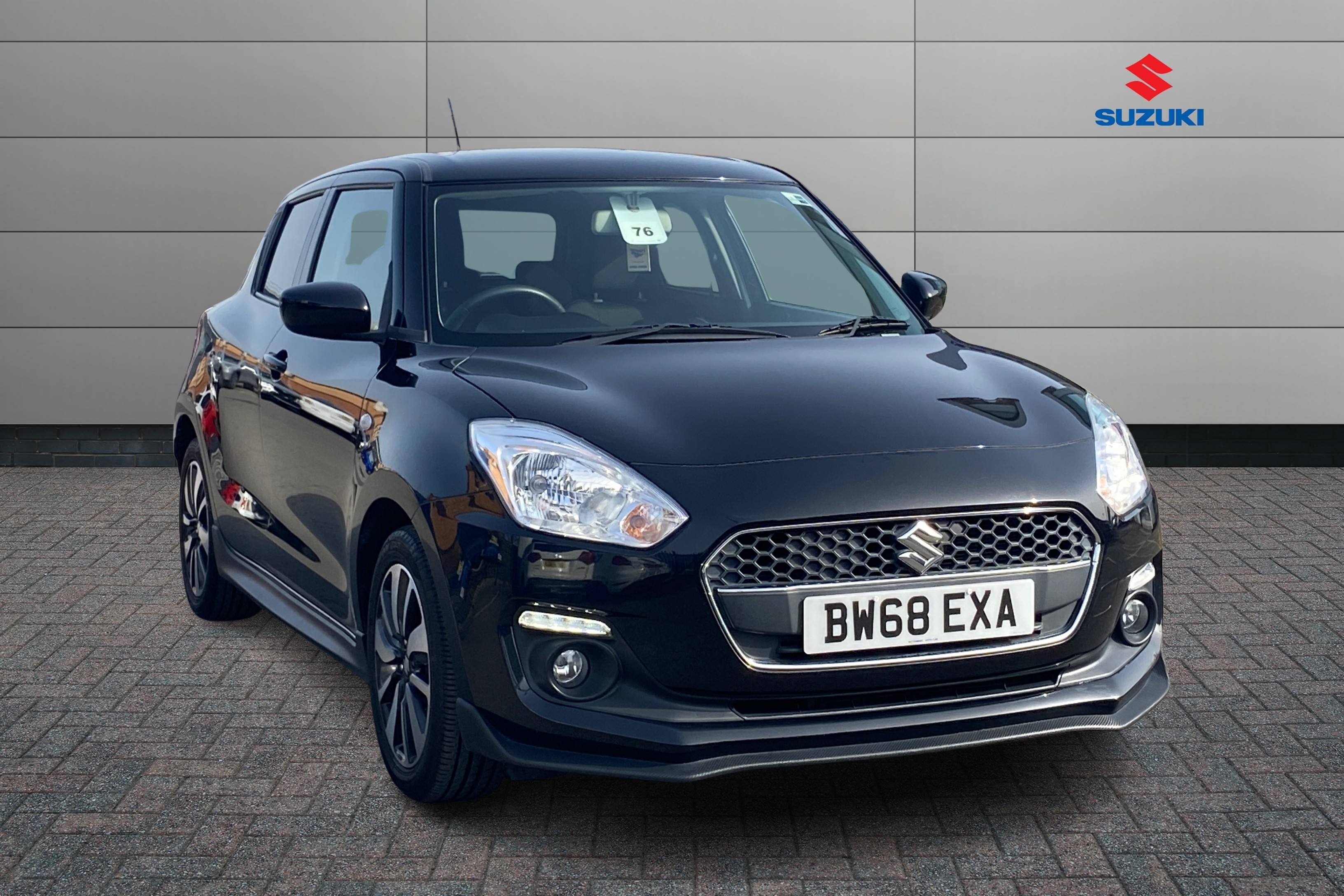 Main listing image - Suzuki Swift