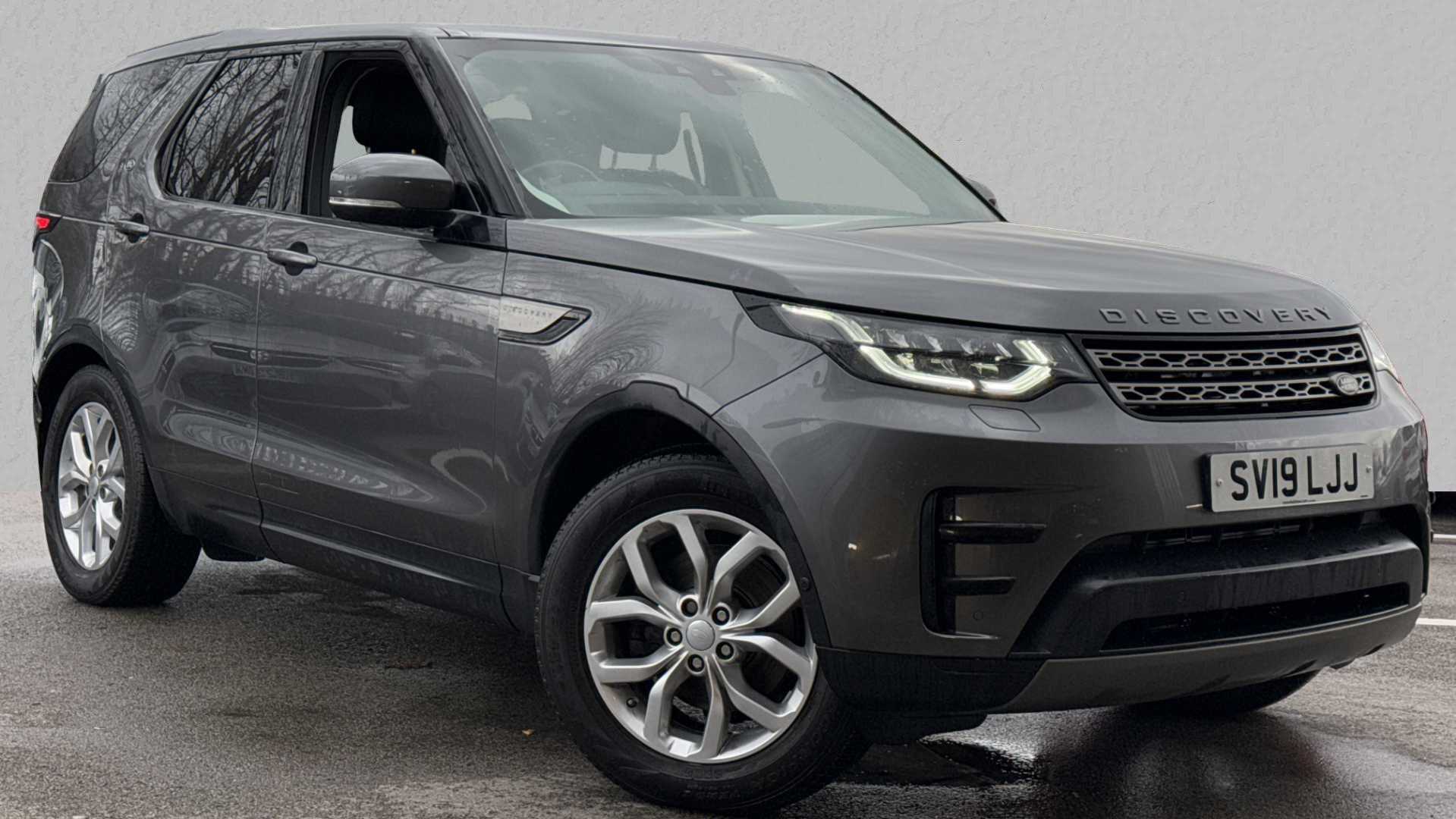 Main listing image - Land Rover Discovery