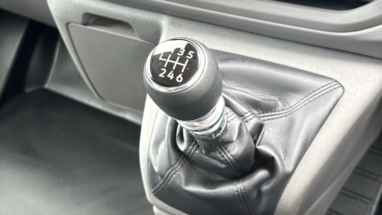 Main listing image - Volkswagen Transporter