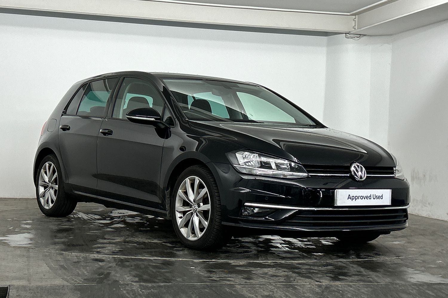 Main listing image - Volkswagen Golf