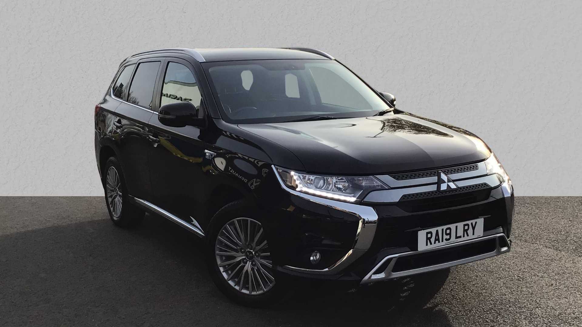 Main listing image - Mitsubishi Outlander