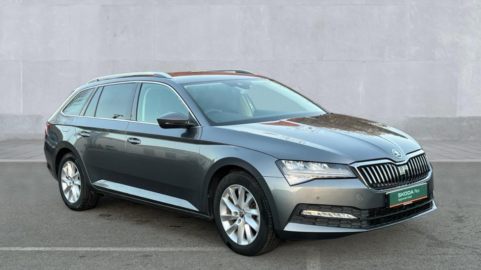 Main listing image - Skoda Superb Estate