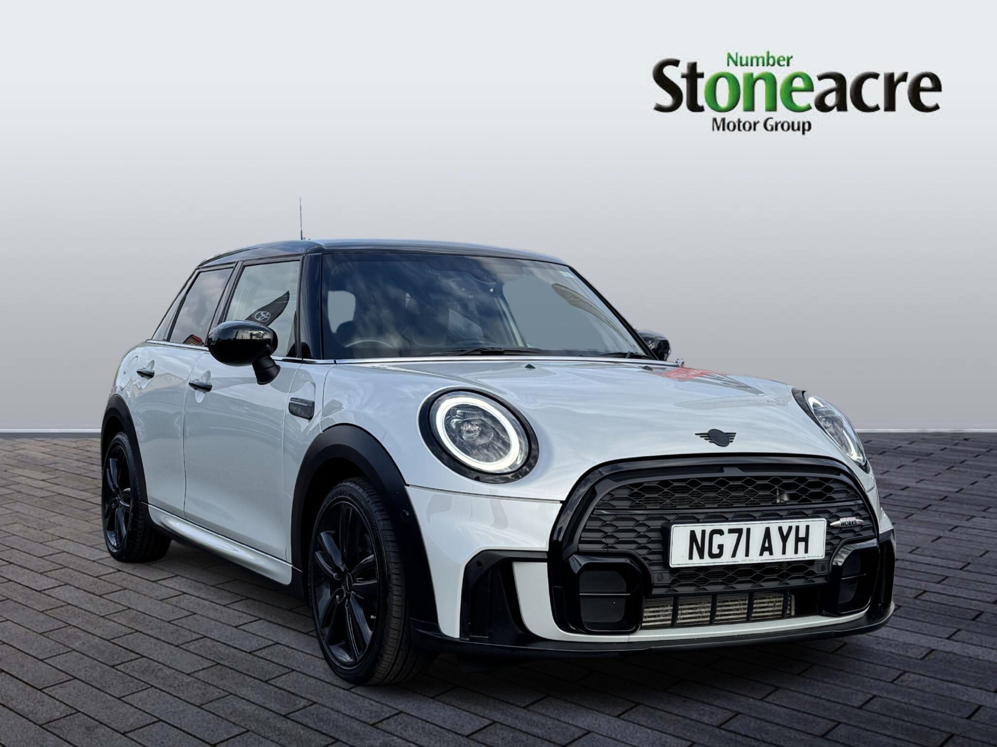 Main listing image - MINI Hatchback 5dr